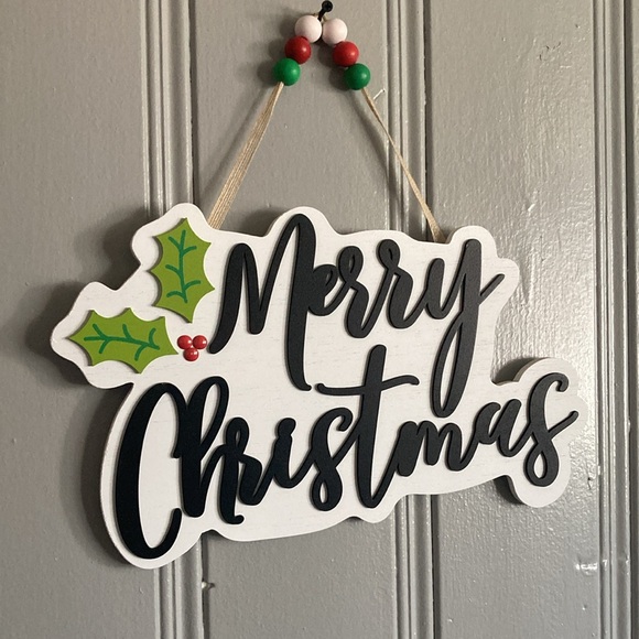 NWT- 15x17- White & Black Merry Christmas Wooden Decor Sign with beaded hanger - Picture 12 of 17